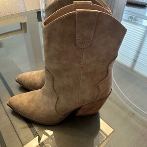 Steve Madden Tan Western Ankle Boots